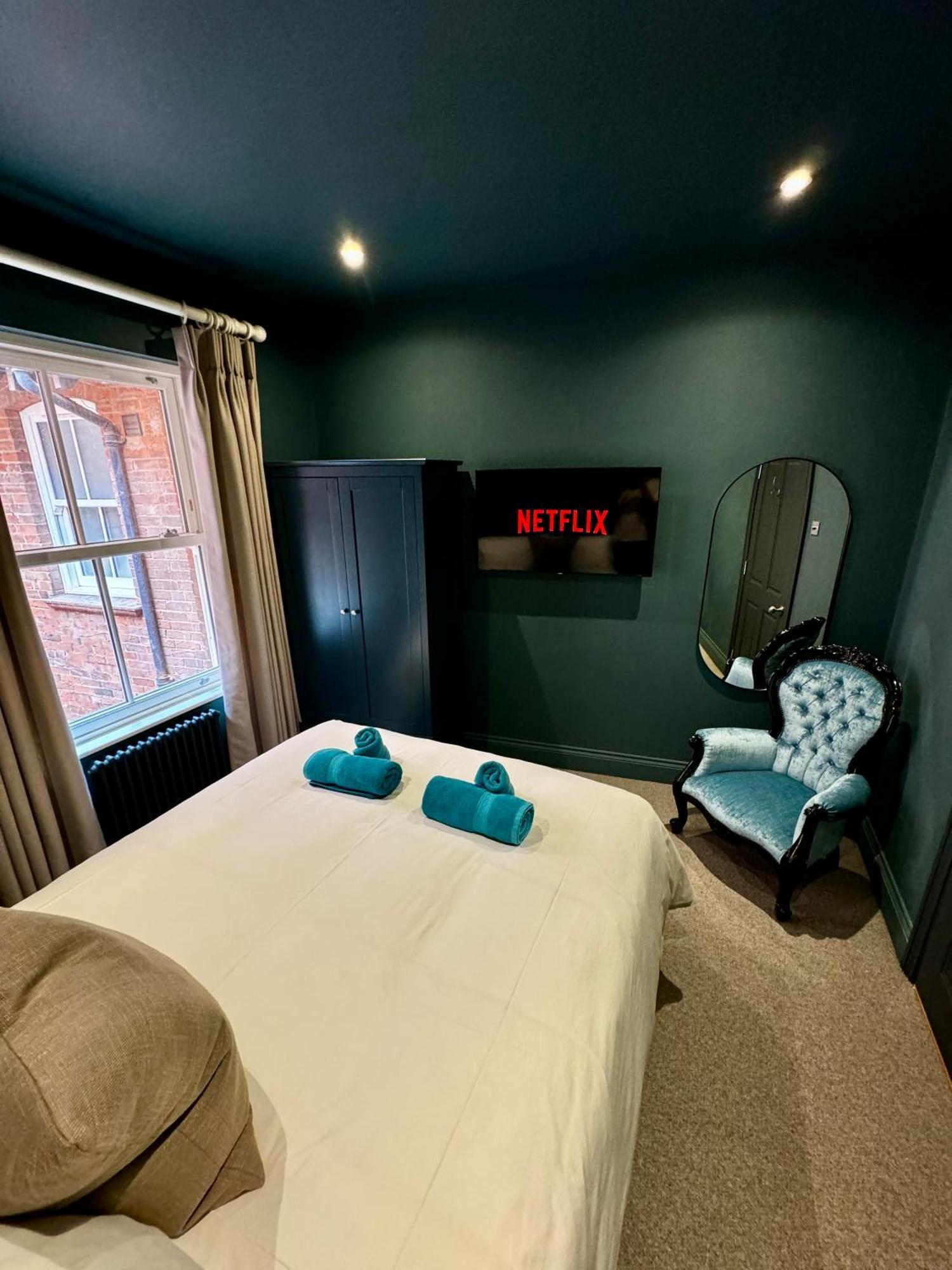 Apartament Romeo'S Arch High End Luxury In Centre Of Stratford With Parking Zewnętrze zdjęcie