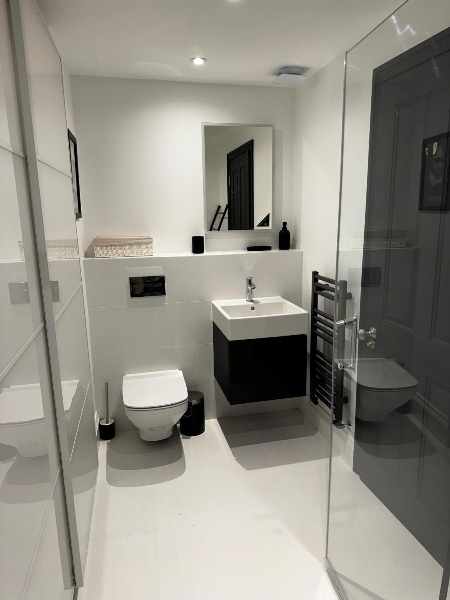 Apartament Romeo'S Arch High End Luxury In Centre Of Stratford With Parking Zewnętrze zdjęcie