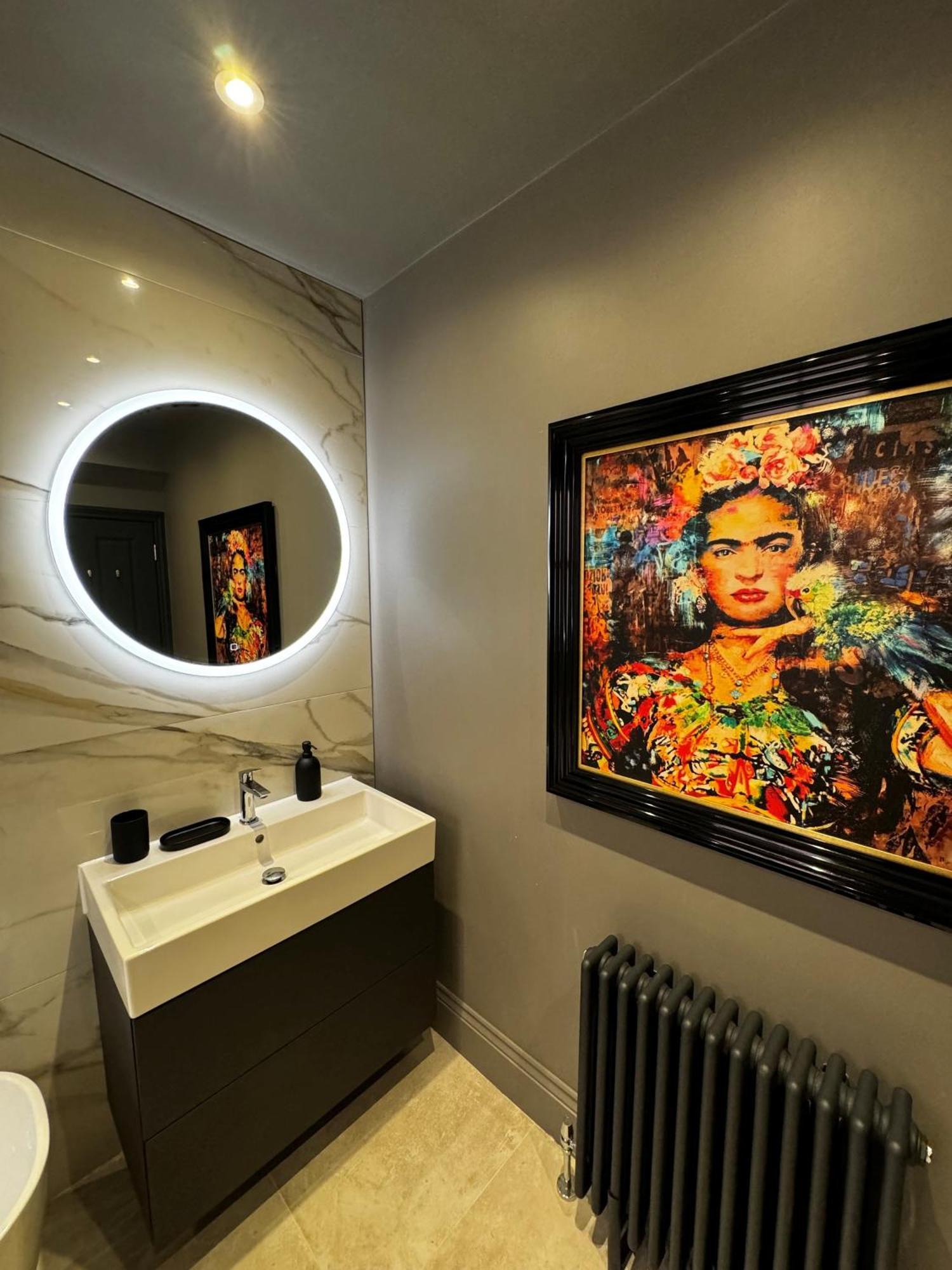 Apartament Romeo'S Arch High End Luxury In Centre Of Stratford With Parking Zewnętrze zdjęcie