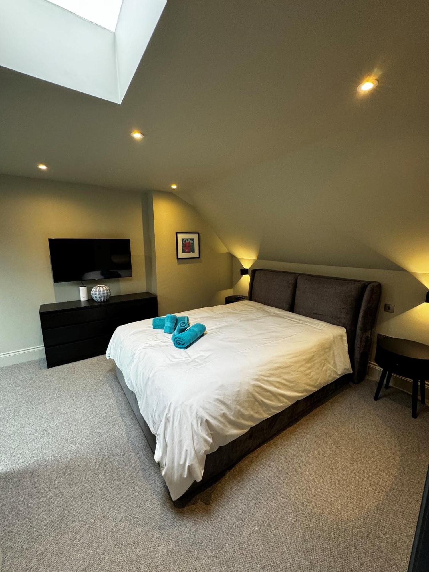 Apartament Romeo'S Arch High End Luxury In Centre Of Stratford With Parking Zewnętrze zdjęcie