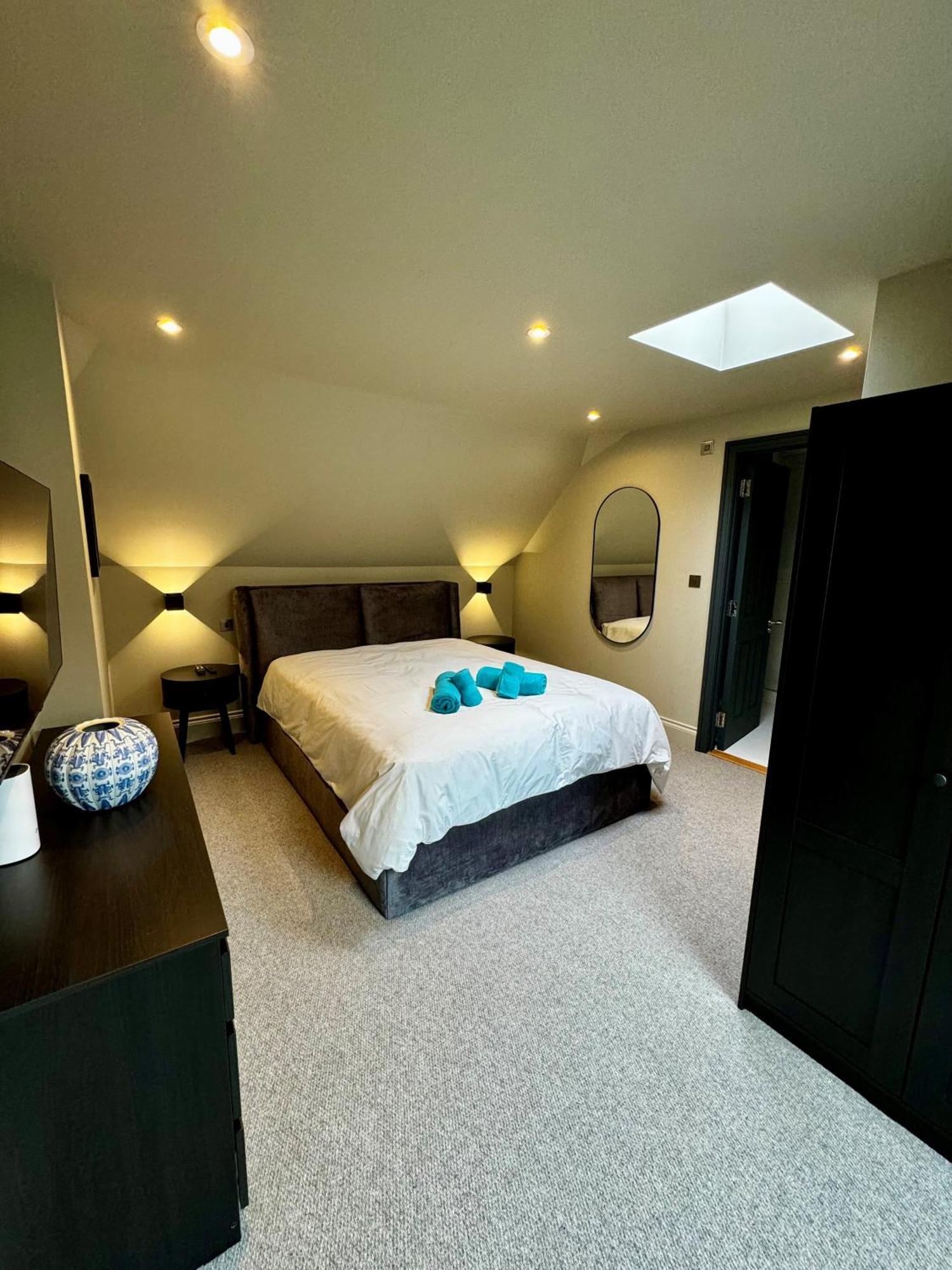Apartament Romeo'S Arch High End Luxury In Centre Of Stratford With Parking Zewnętrze zdjęcie