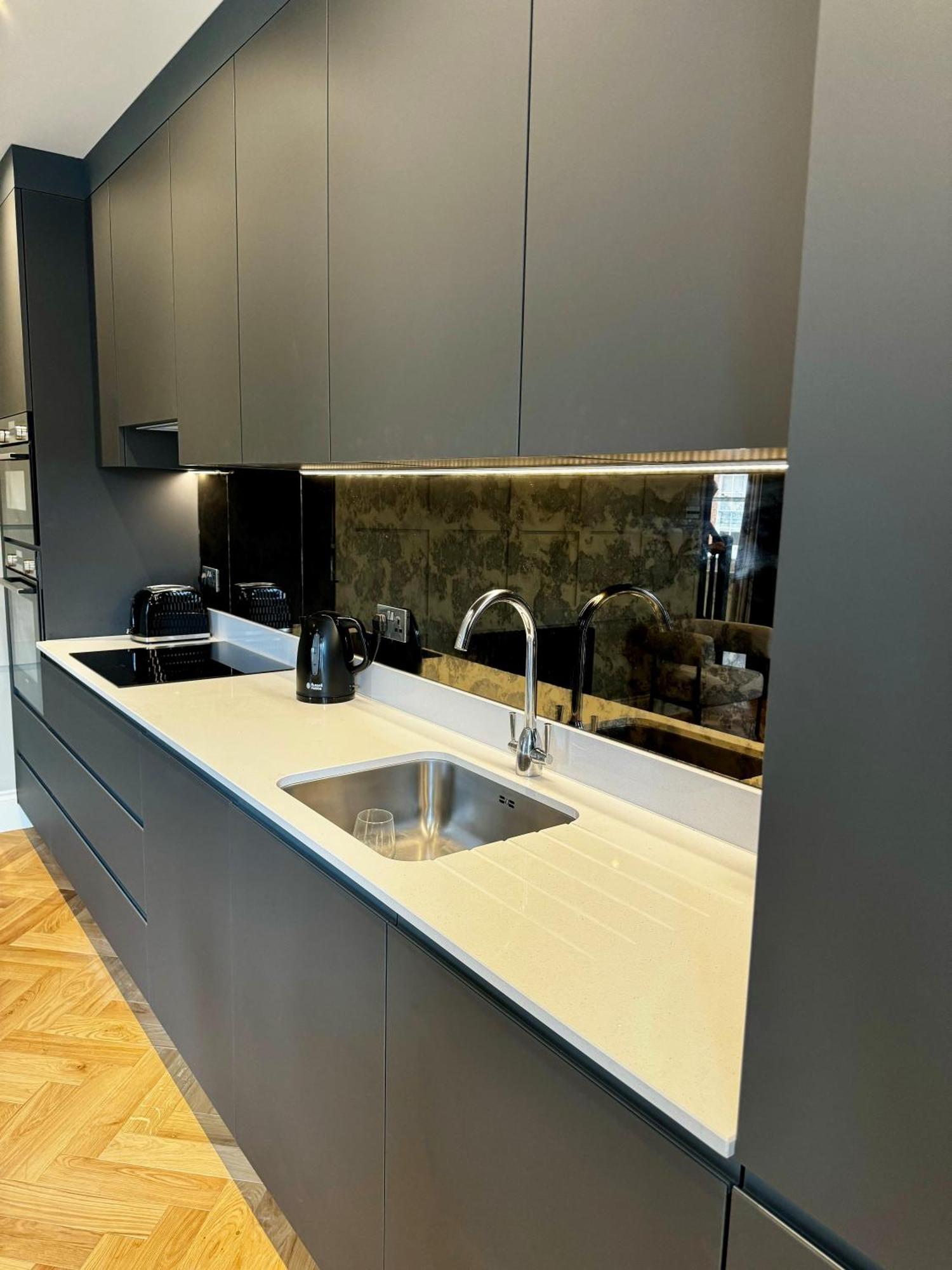 Apartament Romeo'S Arch High End Luxury In Centre Of Stratford With Parking Zewnętrze zdjęcie